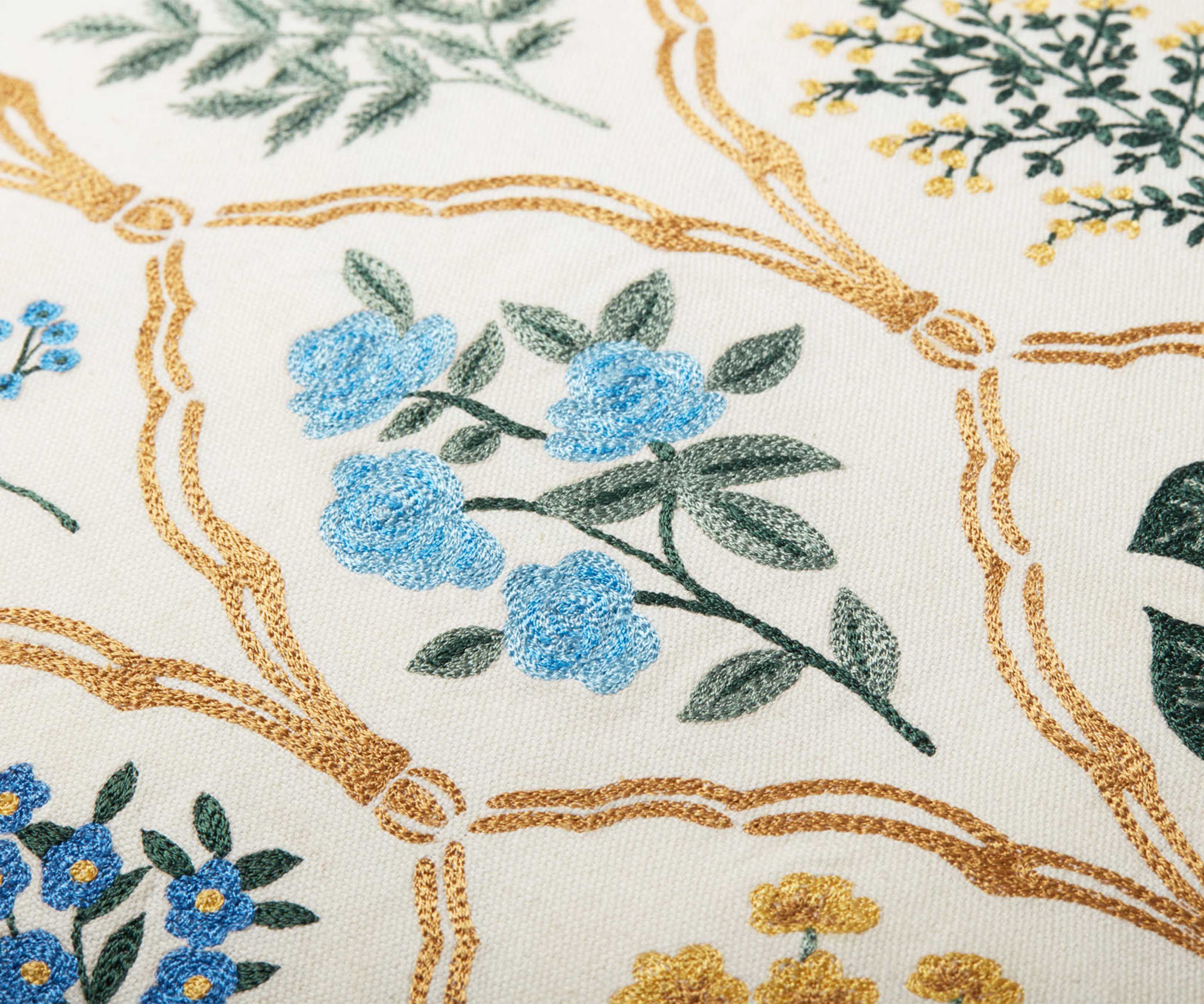 | pil099-02.jpg